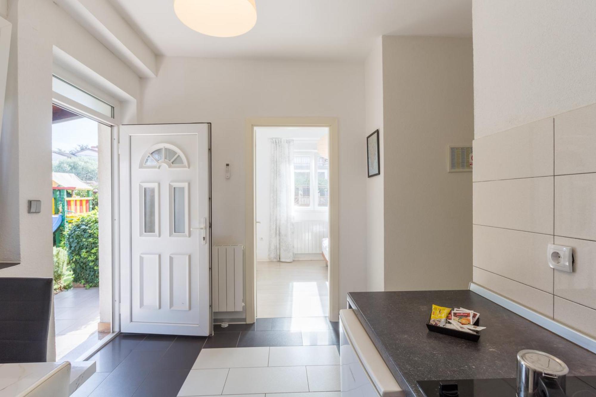 Trbovic Apartments Peaceful Stay With Free Parking, Pet-Friendly, And Bike Storage In 우마그 외부 사진