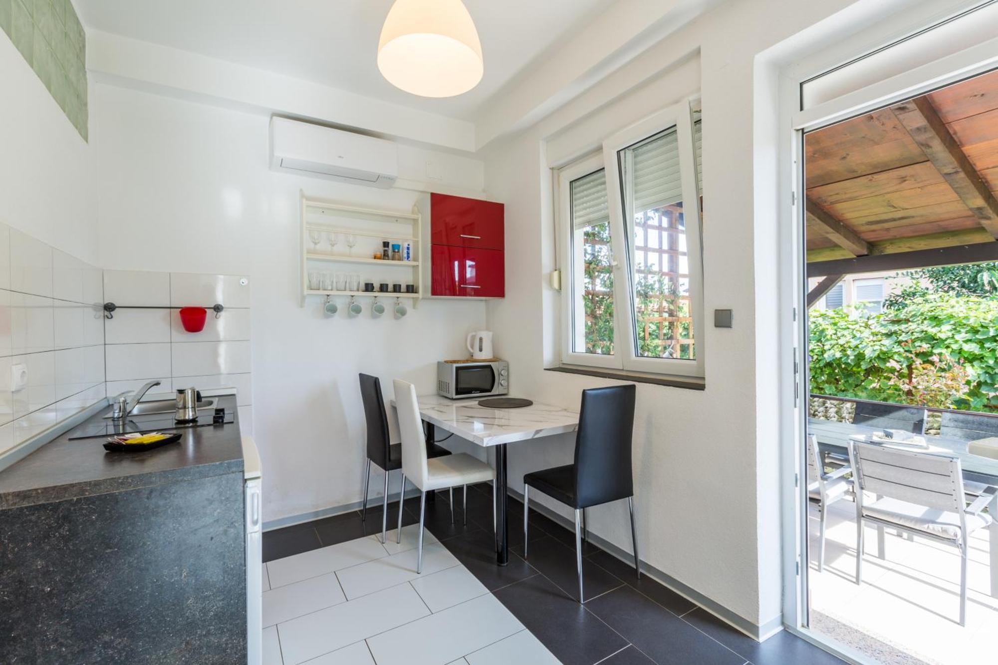 Trbovic Apartments Peaceful Stay With Free Parking, Pet-Friendly, And Bike Storage In 우마그 외부 사진