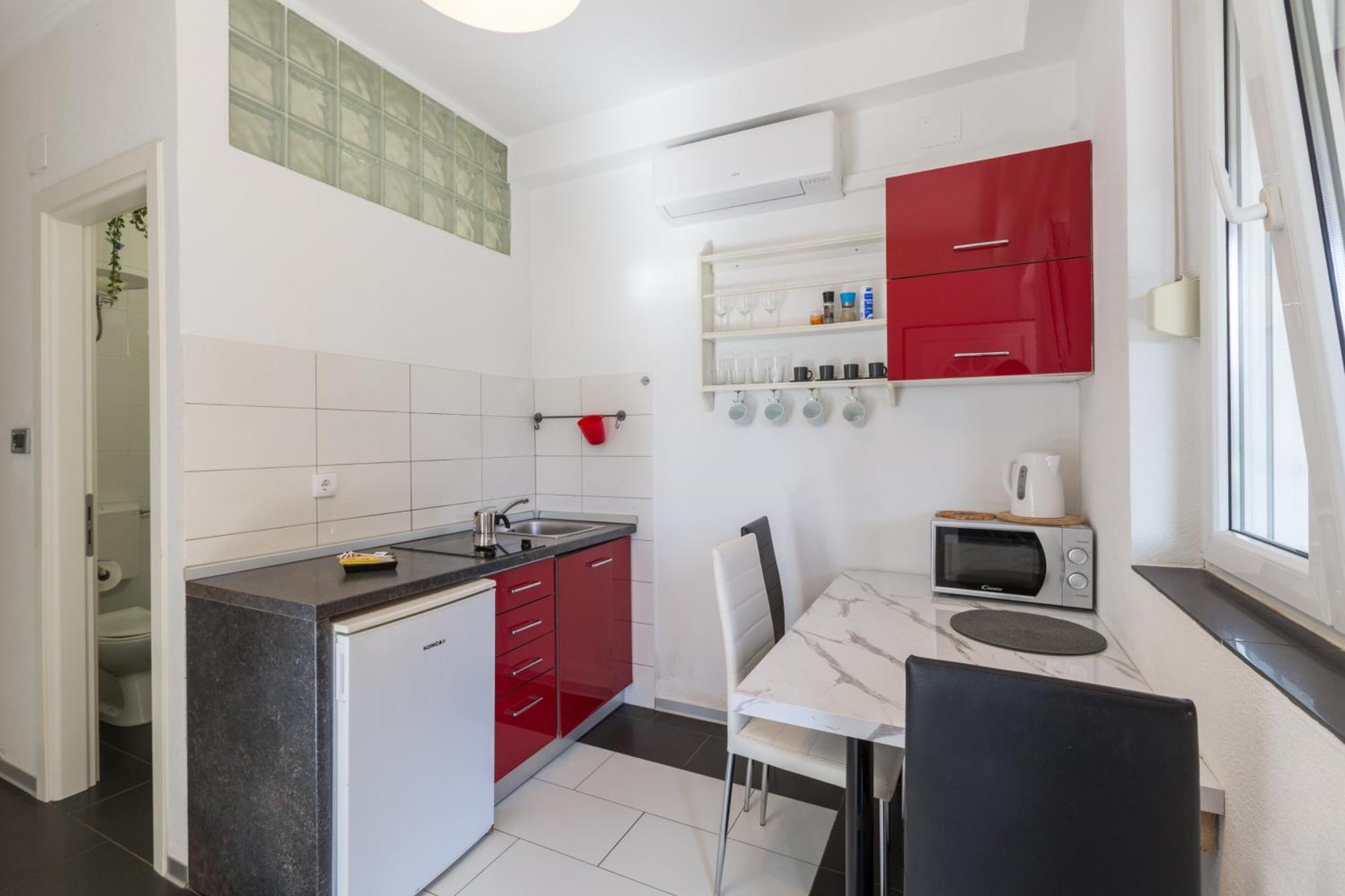 Trbovic Apartments Peaceful Stay With Free Parking, Pet-Friendly, And Bike Storage In 우마그 외부 사진