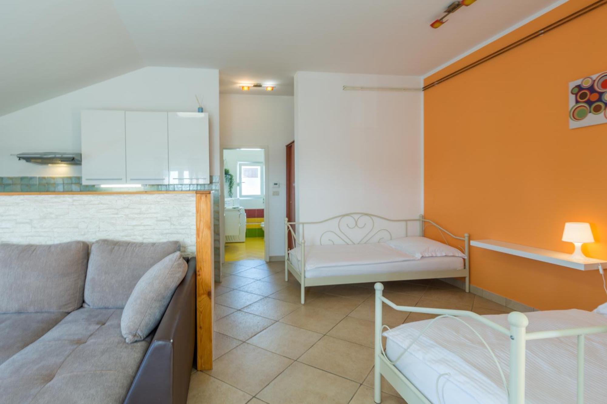 Trbovic Apartments Peaceful Stay With Free Parking, Pet-Friendly, And Bike Storage In 우마그 외부 사진