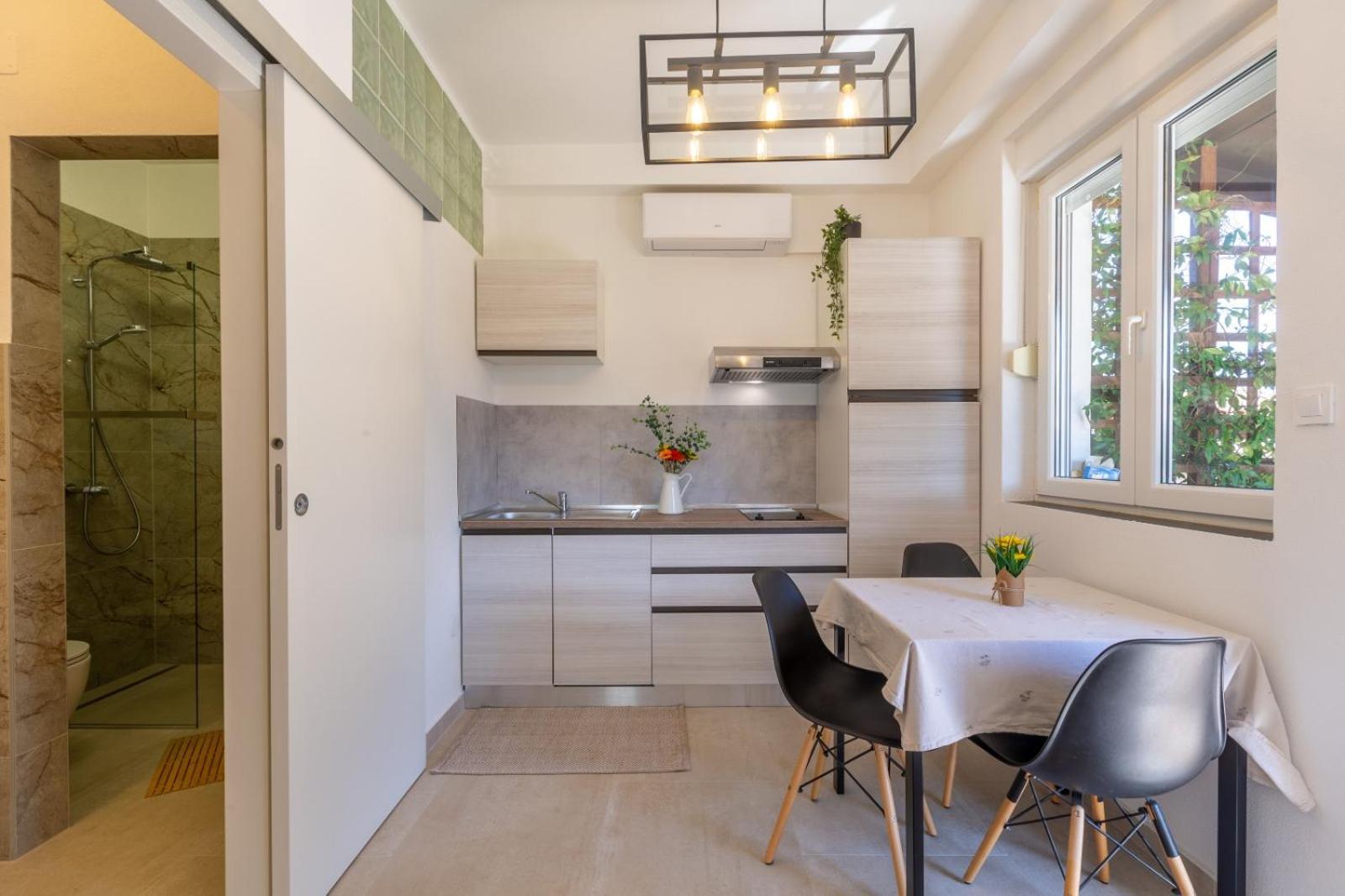 Trbovic Apartments Peaceful Stay With Free Parking, Pet-Friendly, And Bike Storage In 우마그 외부 사진